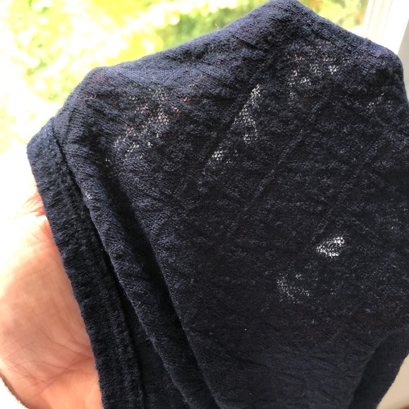 UNITED COLOURS OF BENETTON NAVY CROP TOP - Picture 4 of 5